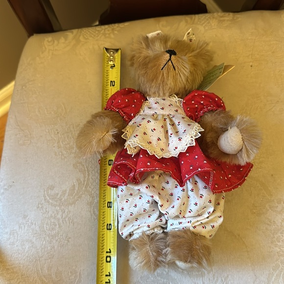 Bears by Reanee handcrafted Essie mohair teddy bear, created on April 14, 1988 - Picture 13 of 15